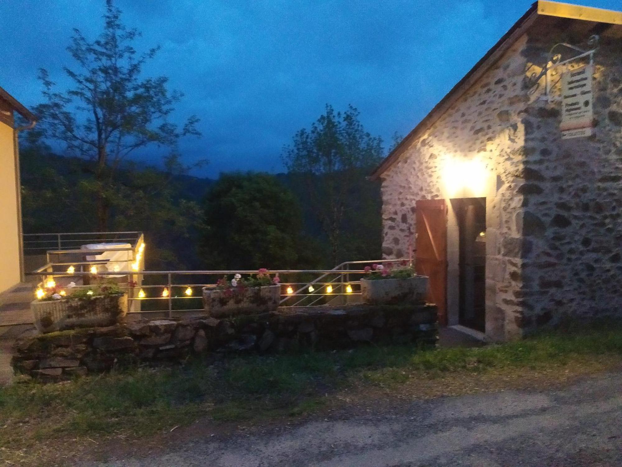 Chambres Et Table D'Hotes Du Calvaire Villefranche-de-Rouergue Eksteriør billede